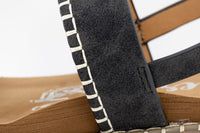 Very G Yara in Black