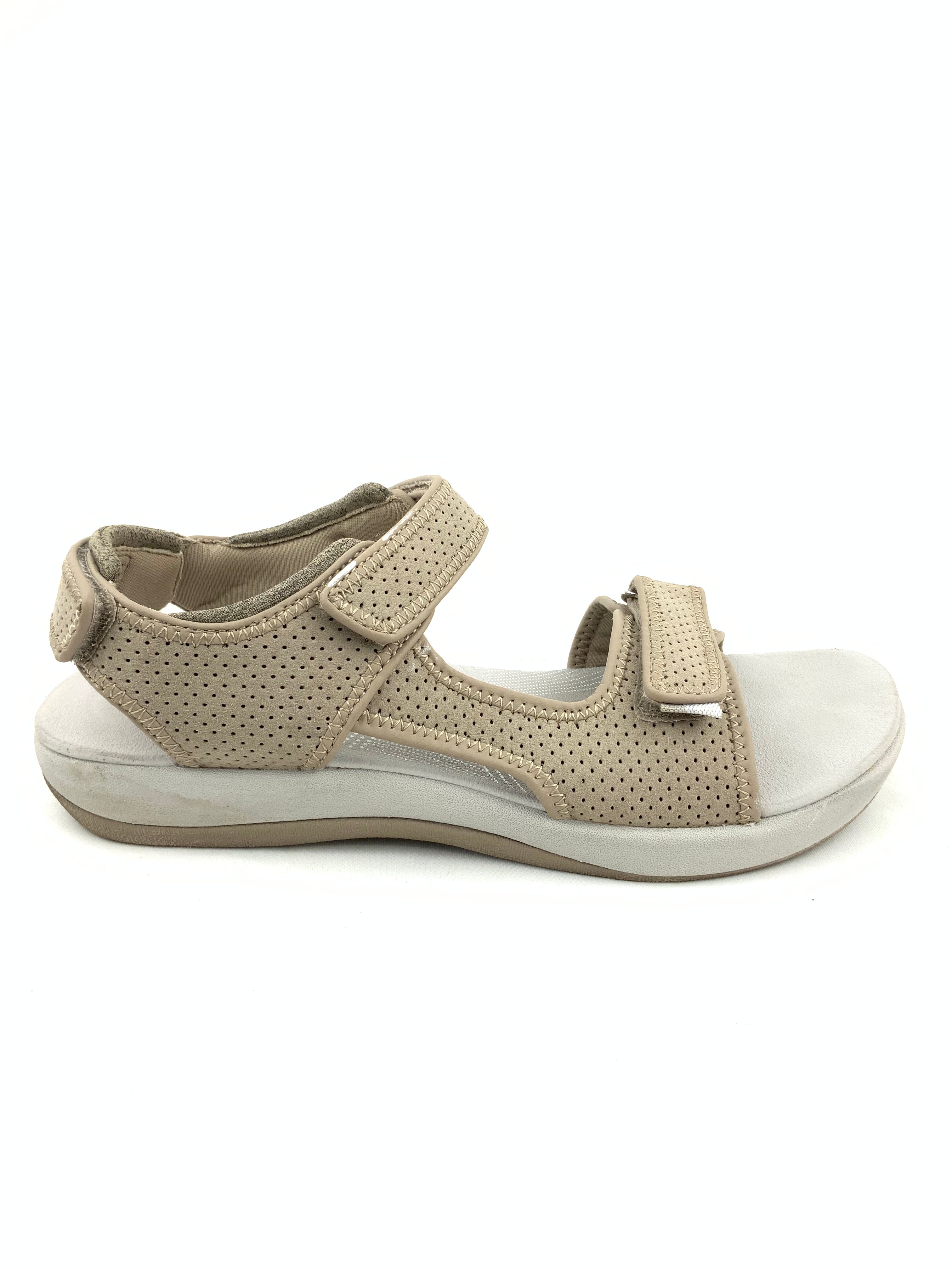 Cloudsteppers by clarks on sale sandals