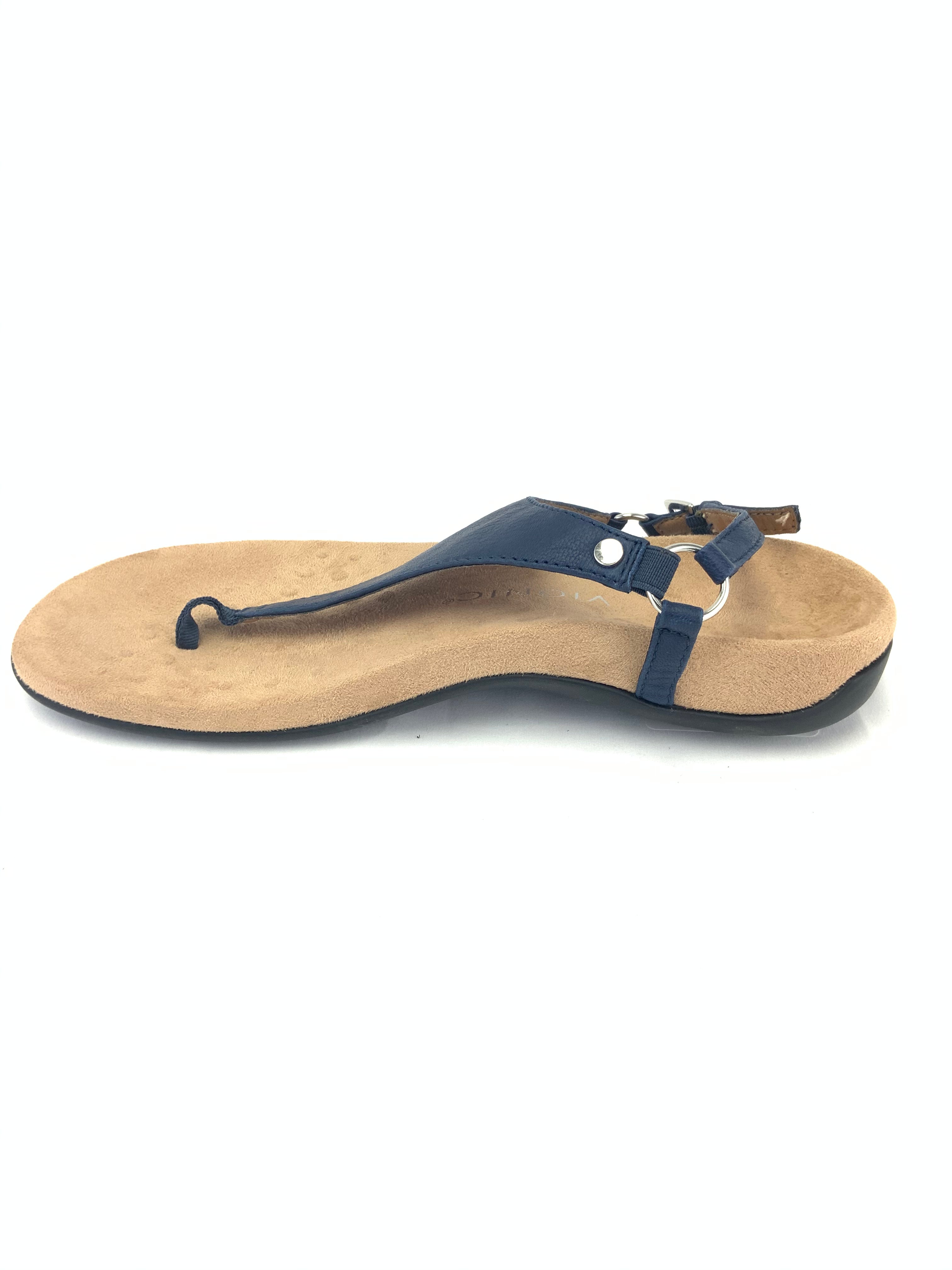 Kirra sandals store