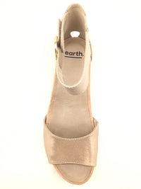 Earth Hera Wedge Sandals Size 8.5M