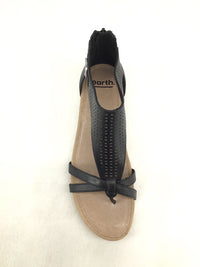 Earth Pisa Black Sandals Size 8.5M