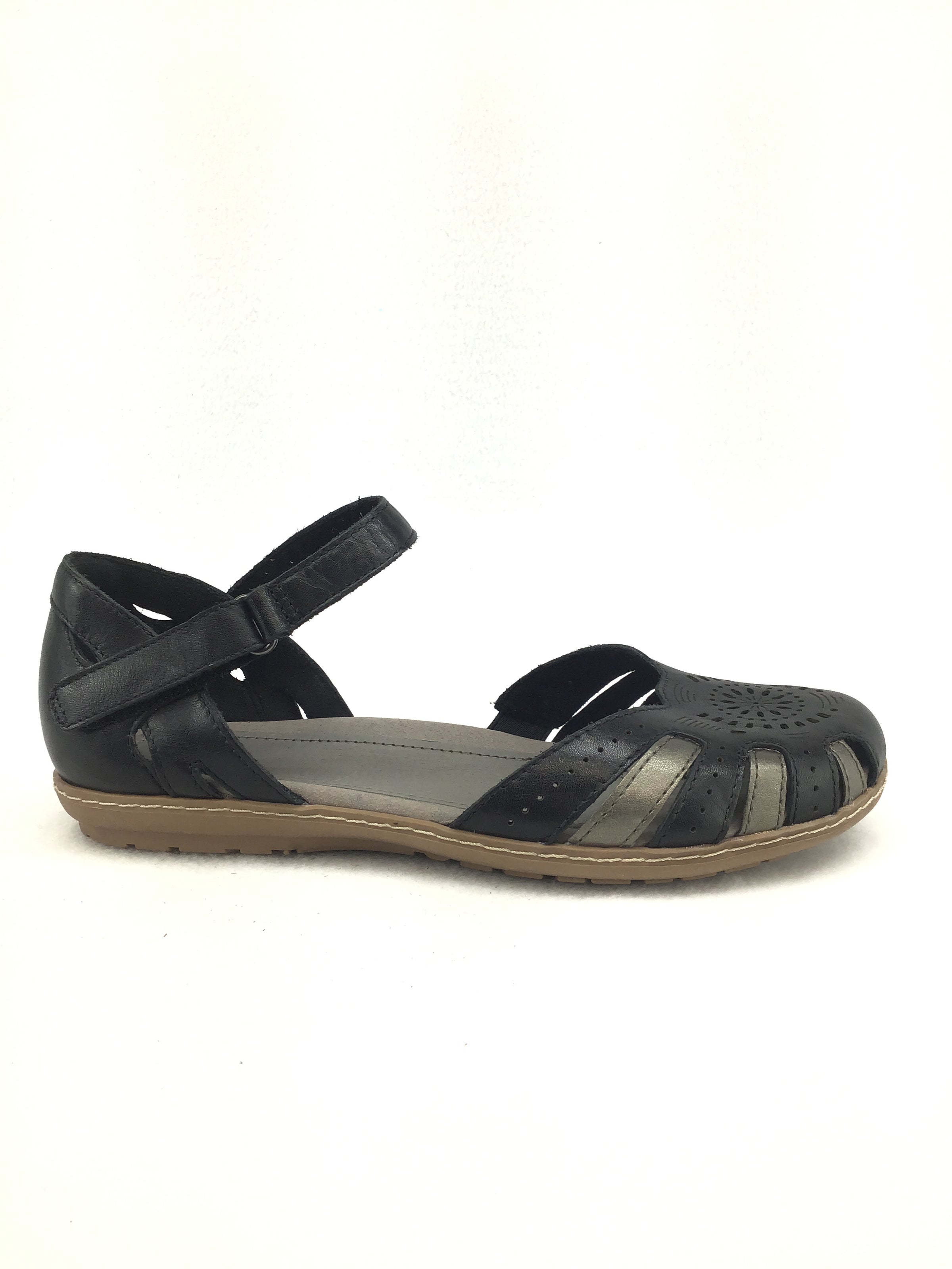 Earth Camellia Cahoon Sandals Size 9M