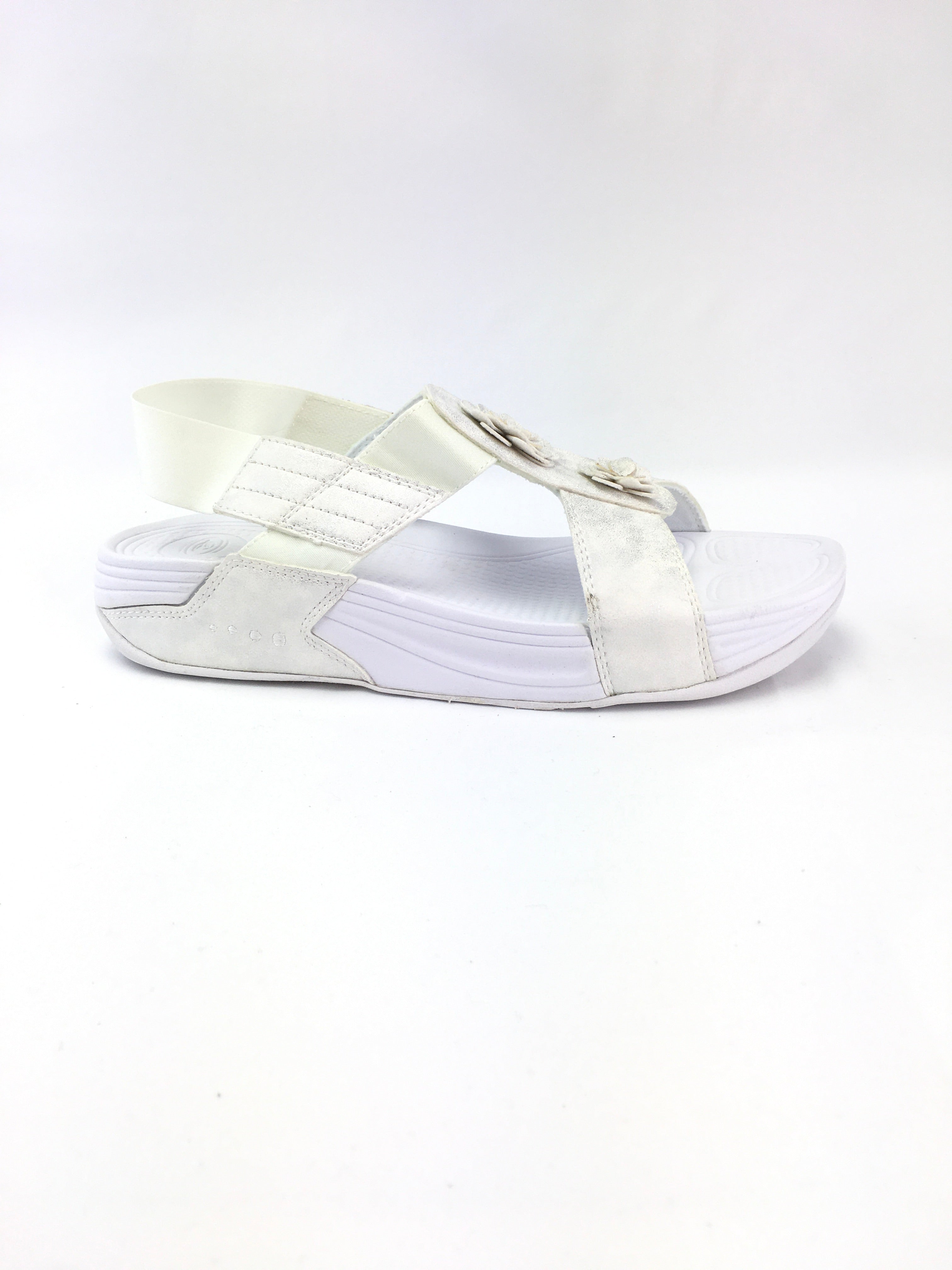 Easy spirit white sandals online