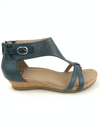 Earth Pisa Oler In Between The Toe Sandals Size 6W