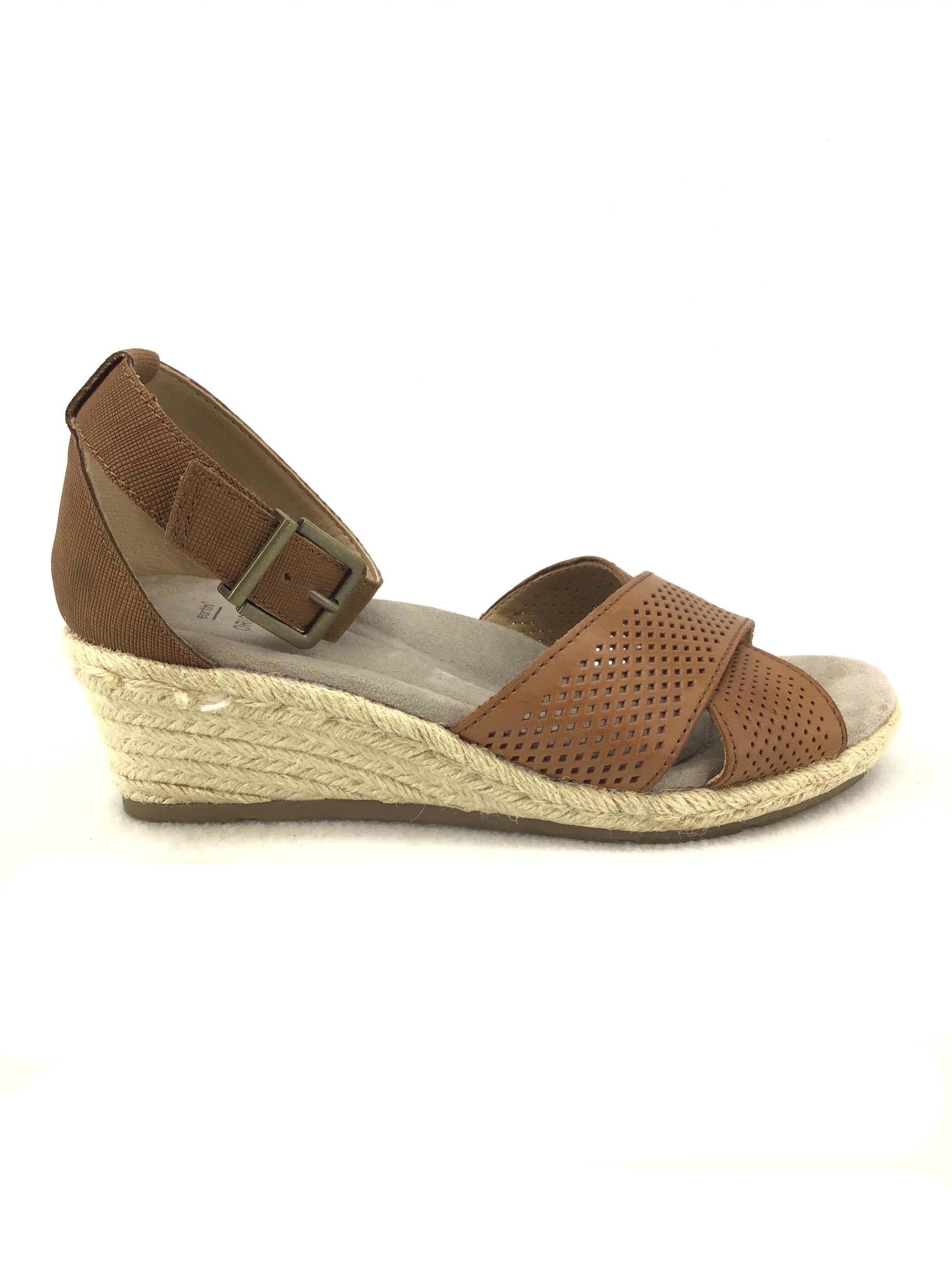 Earth origins cheap wedge sandals